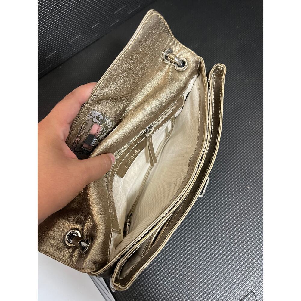 MICHAEL KORS VINTAGE Champagne color and metallic chain shoulder bag / clutch - Picture 9 of 12